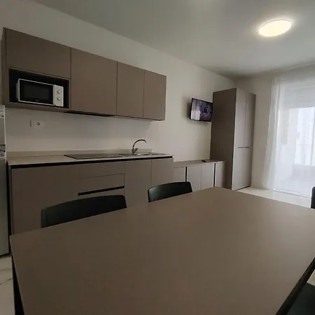Renovated Flat With Terrace In Apartman Bibione