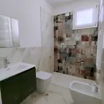 Renovated Flat With Terrace In דירה *